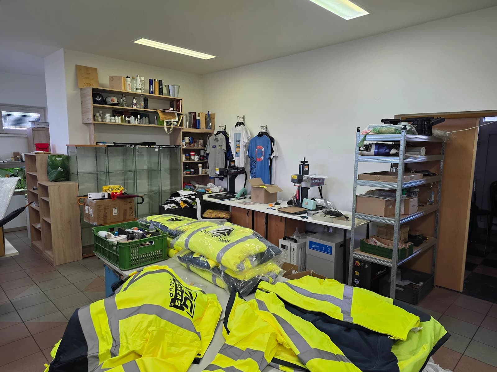 Work desk with products